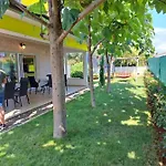 Gaya In With Xl Pool And Stunning Garden * ポレッチ