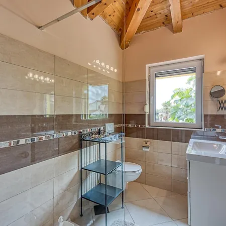 Gaya In With Xl Pool And Stunning Garden Villa Poreč