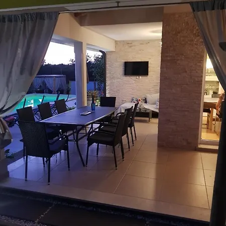 Gaya Villa *