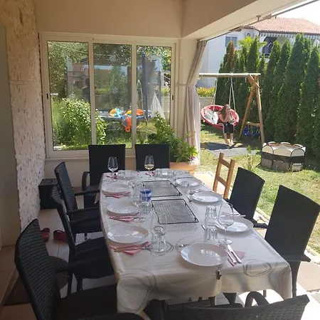 Gaya In With Xl Pool And Stunning Garden Vila *