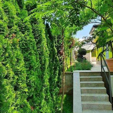 Gaya In With Xl Pool And Stunning Garden Poreč
