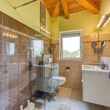 Gaya In With Xl Pool And Stunning Garden Vila *