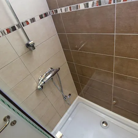 Gaya In With Xl Pool And Stunning Garden Vila *