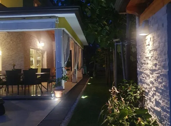 Gaya In With Xl Pool And Stunning Garden 빌라